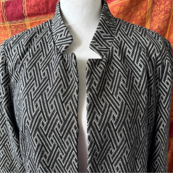 EUC Chico’s Size 2 (12-14/L) Black/White Open Front Stretch Jacket longline - Picture 2 of 10